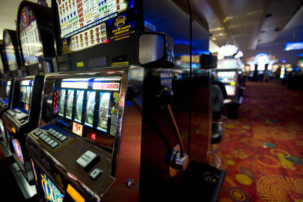 Bikini Paradise slot game interface on mobile phone